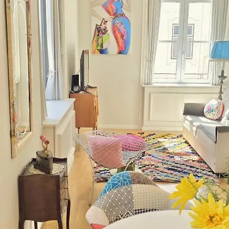 Unique Design Apartment *